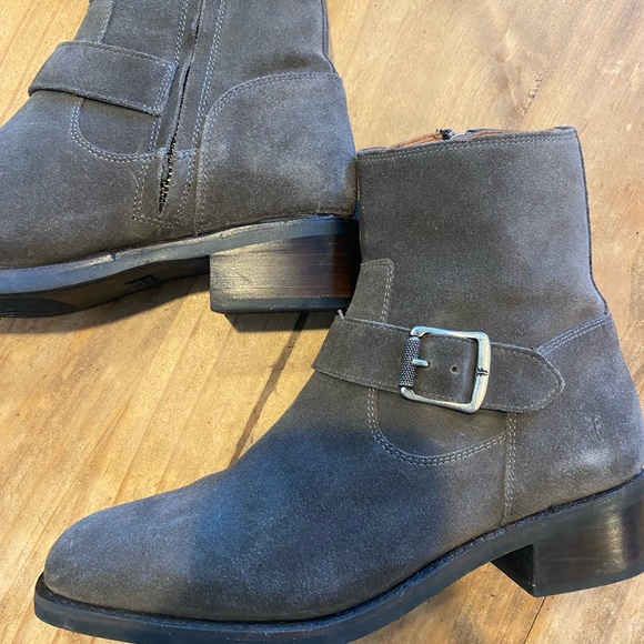 Frye Suede Harness Ankle Boots Gray Buckle Moto Style Women’s Size 8 B - Picture 7 of 13